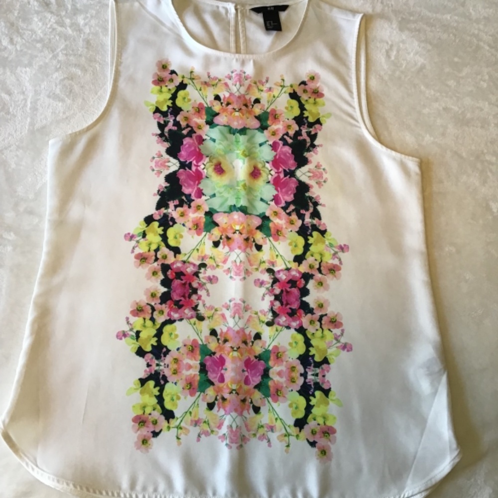 H & M Blouse - Picture 3 of 9
